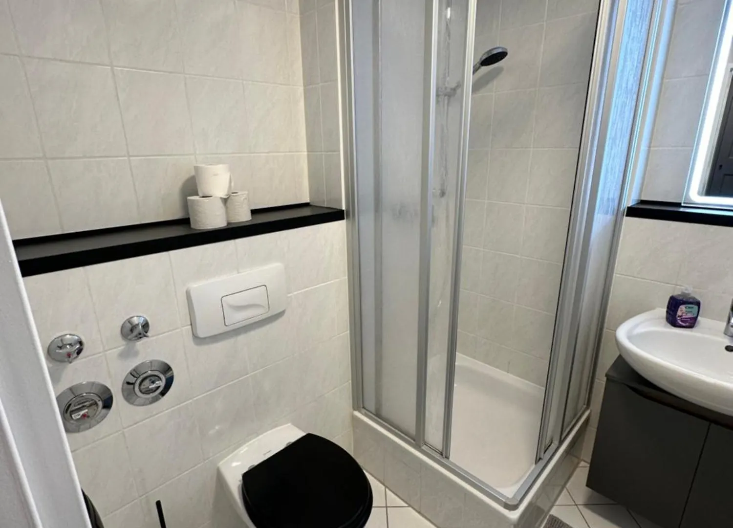 Wohnung Im Zentrum Der Dresdner Neustadt Mit Aussenstellplatz Dresden